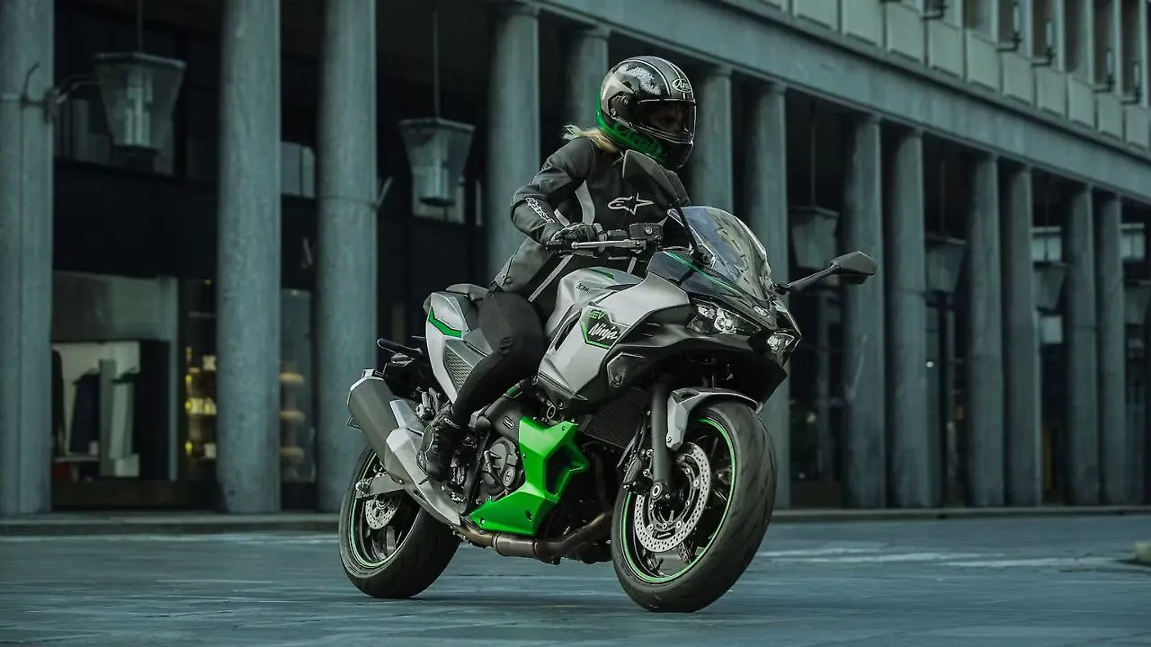 Kawasaki  Riding