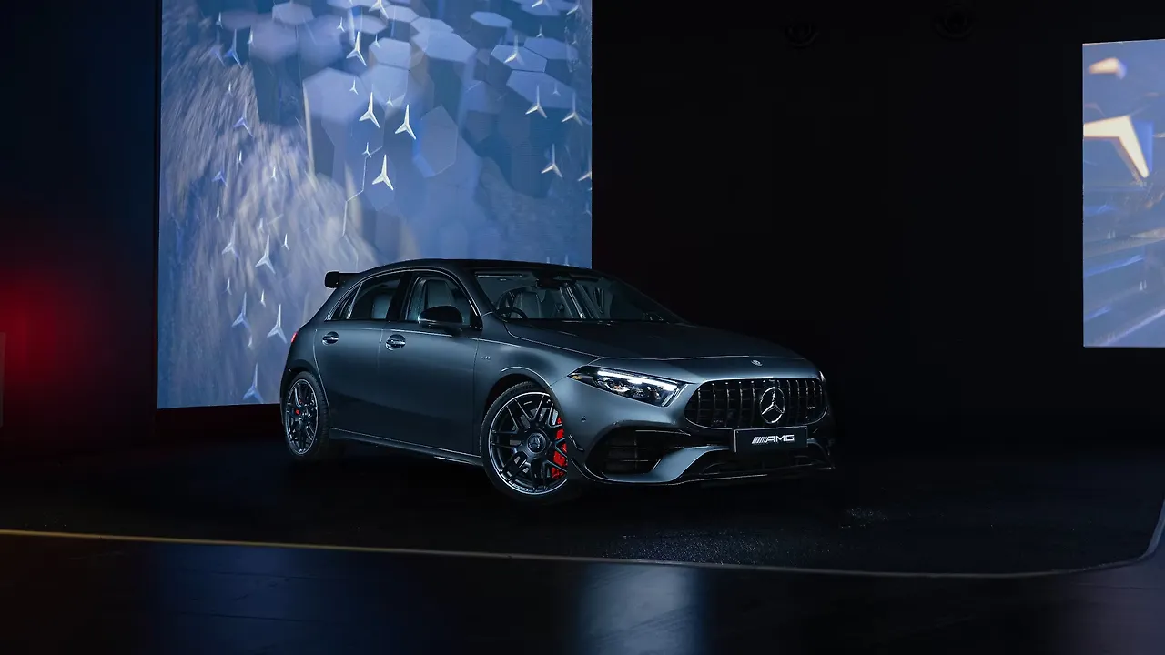 kiroWorks model　Mercedes　AMG　Ａ４５Ｓ amg-a45-s-exterior-right-front