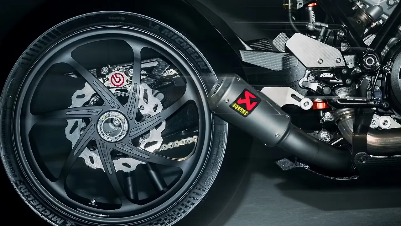 KTM 1390 Super Duke R Silencer/Muffler