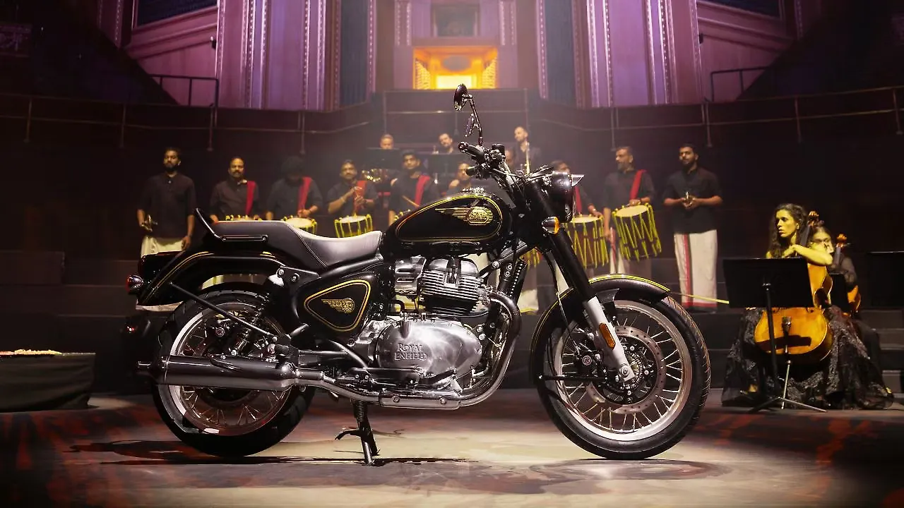Royal Enfield Bullet 650 Right Side View