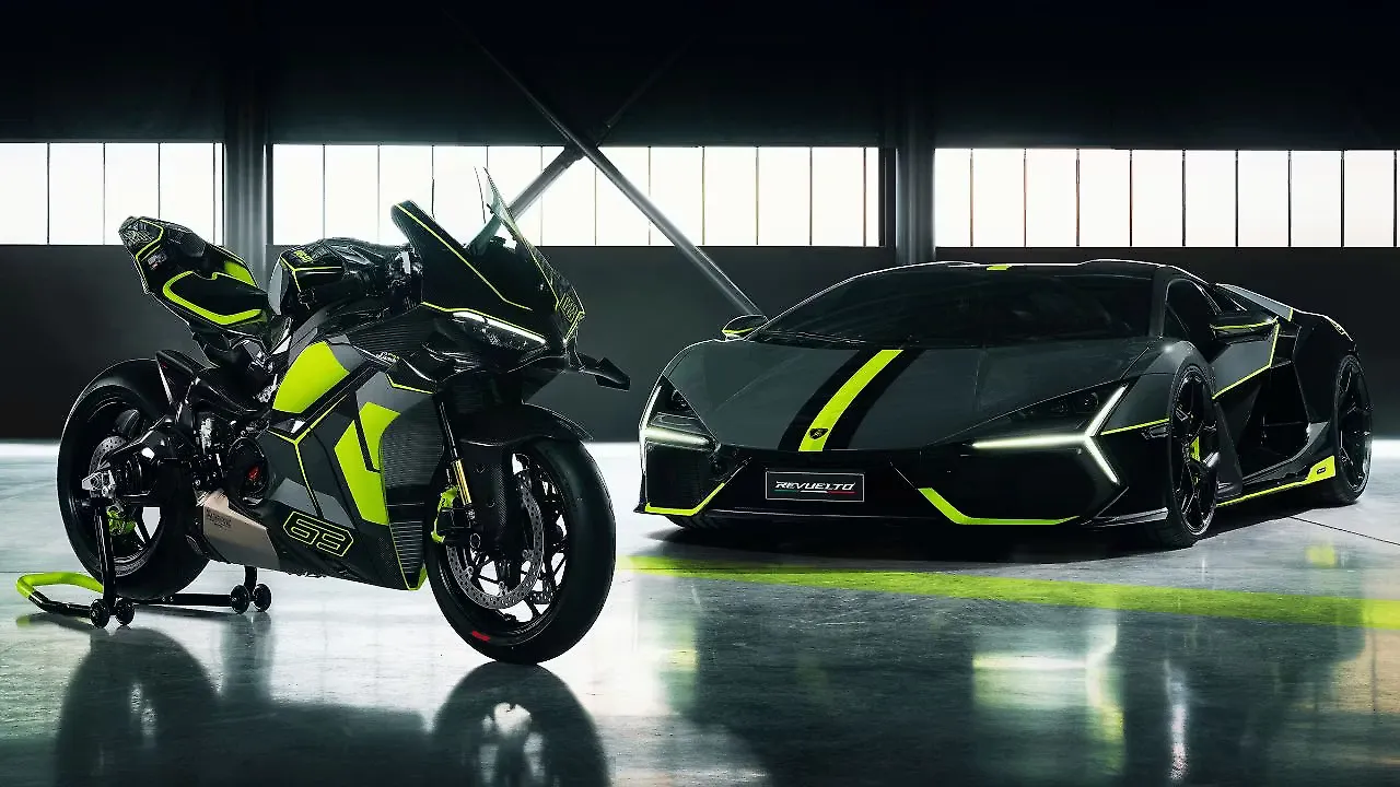 Ducati Panigale V4 Right Front Three Quarter
