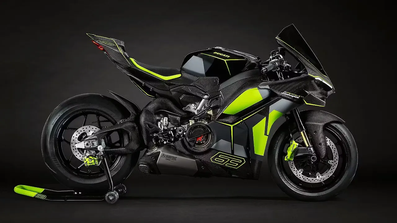 Ducati Panigale V4 Right Side View