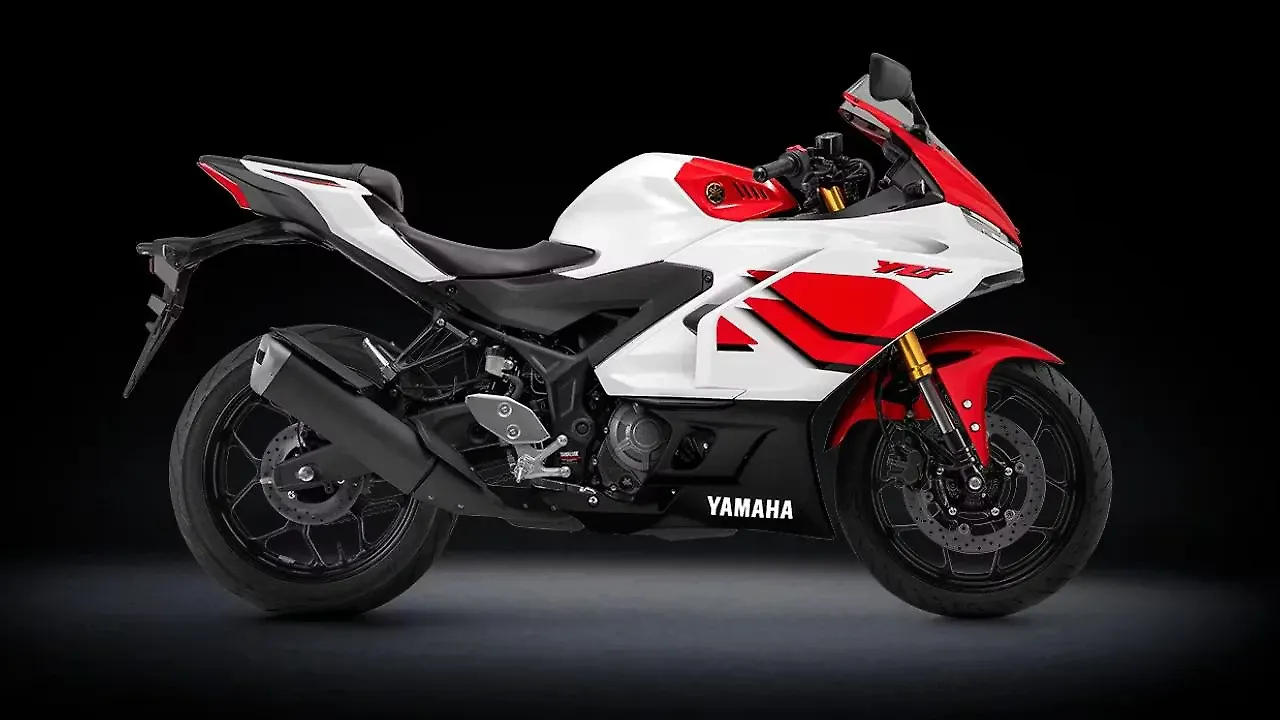 Yamaha R15 V4 Right Side View