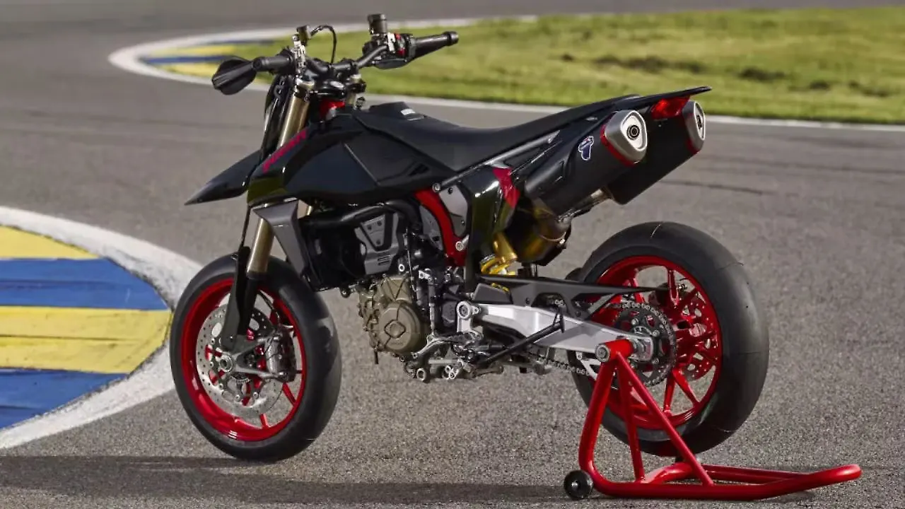 Ducati Hypermotard 698 Mono Left Rear Three Quarter