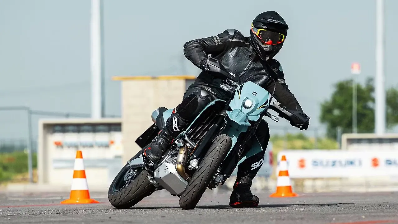 Suzuki  Riding