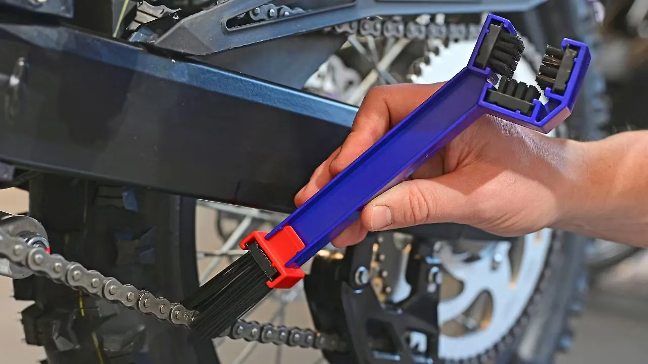 Triumph  Chain Cover