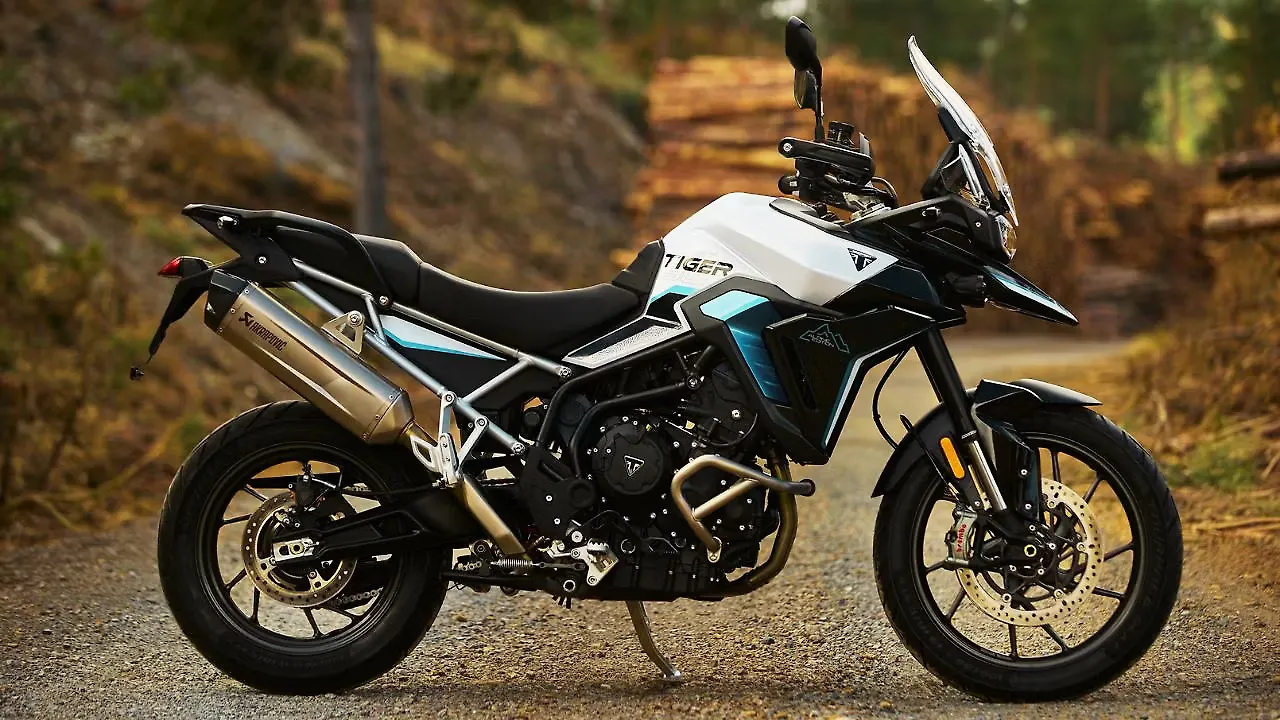 Triumph Tiger 900 Right Front Three Quarter