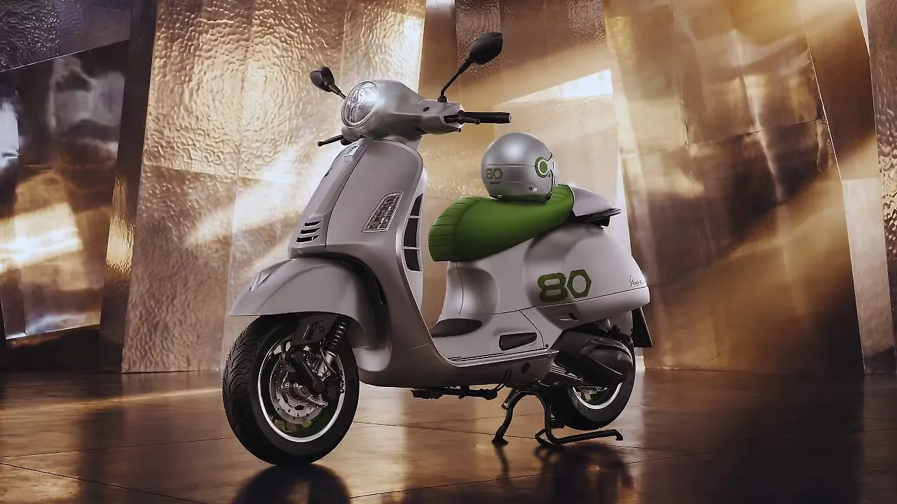 Vespa  Left Front Three Quarter