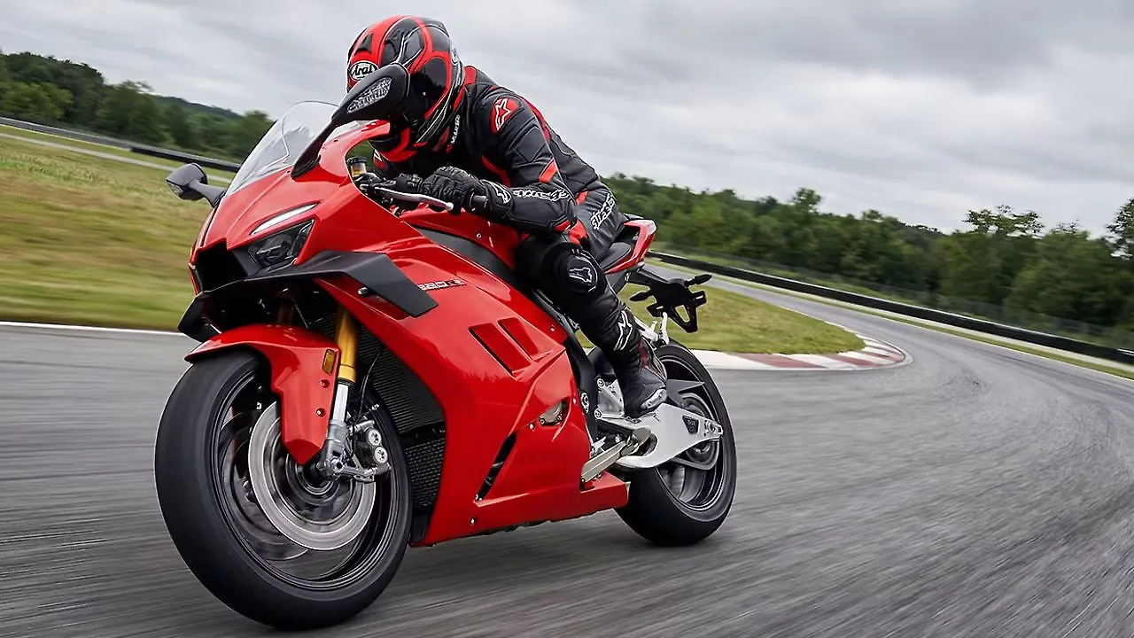 もー ZXMoto Reveals 820RR-R Supersport and 820R Naked Motorcycle - BikeWale