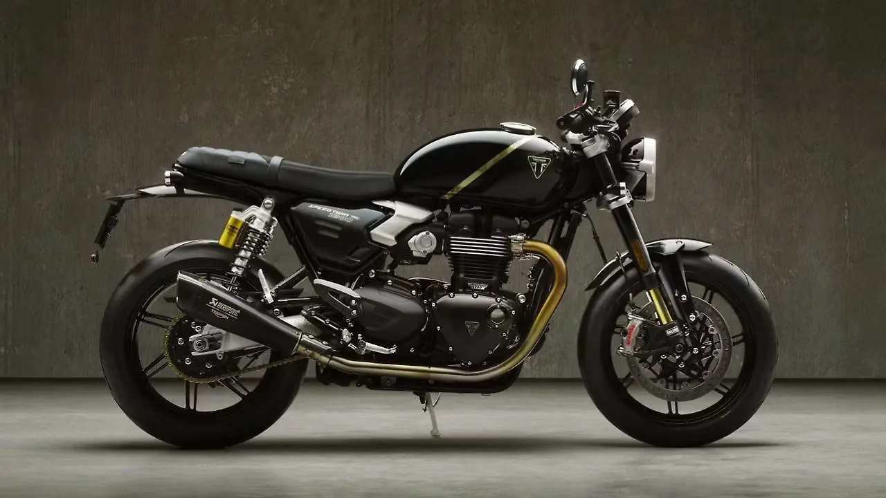 Triumph Speed Twin 1200 Right Side View