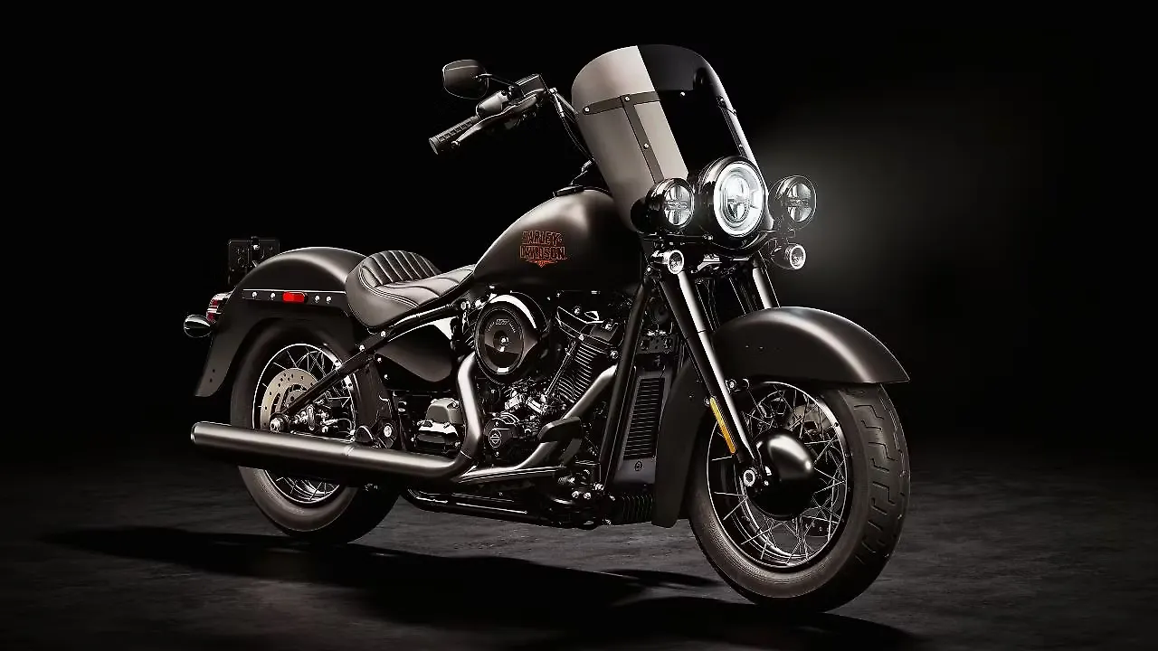 Harley-Davidson Heritage Classic Right Front Three Quarter