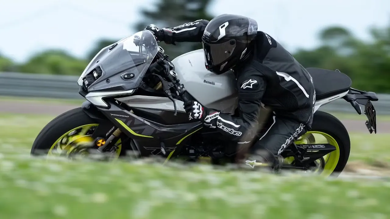 Benelli  Riding