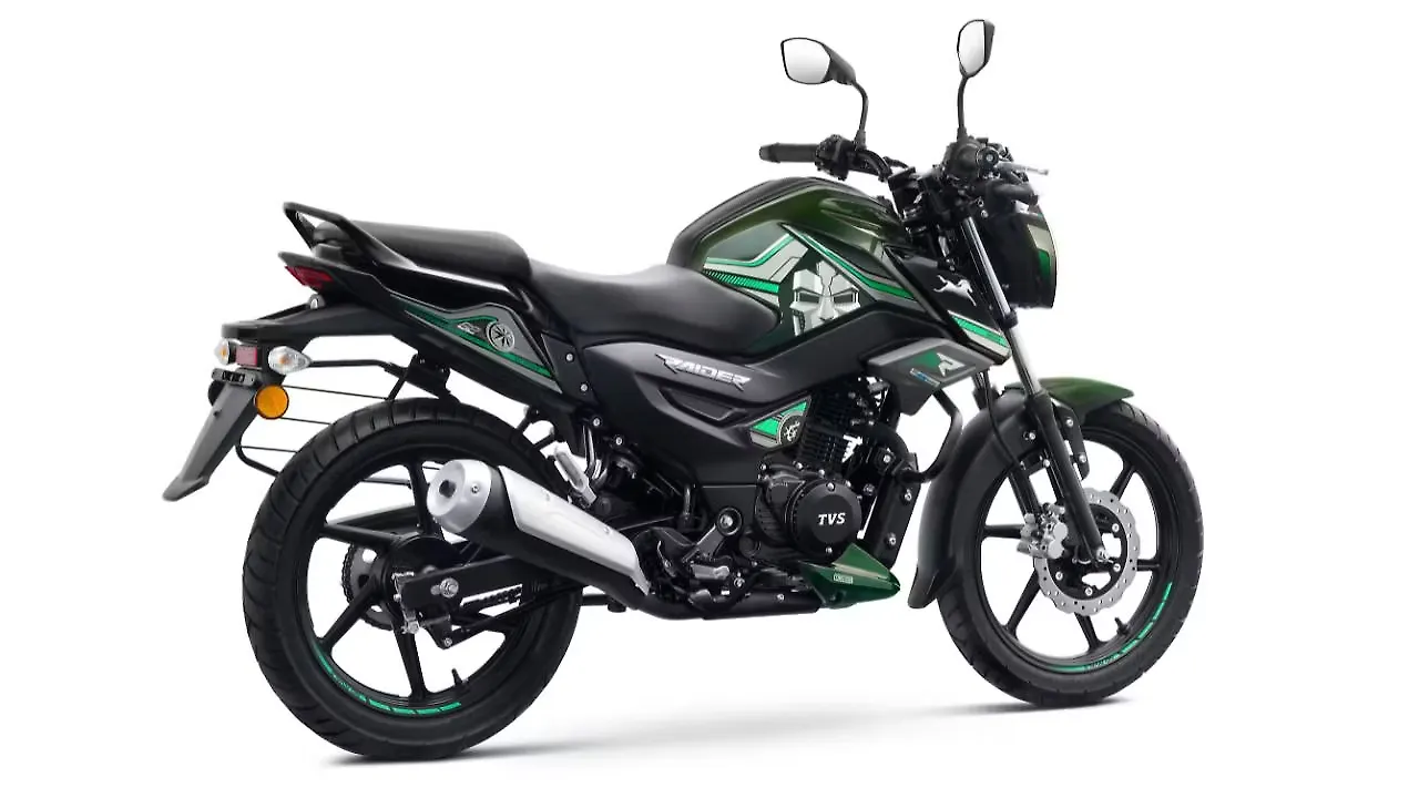 TVS Raider 125 Right Rear Three Quarter