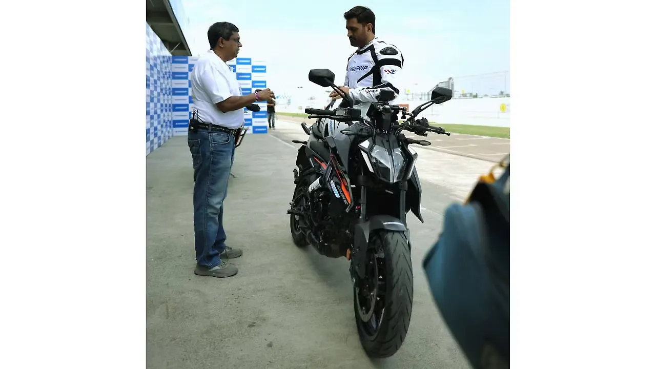 KTM  Front View