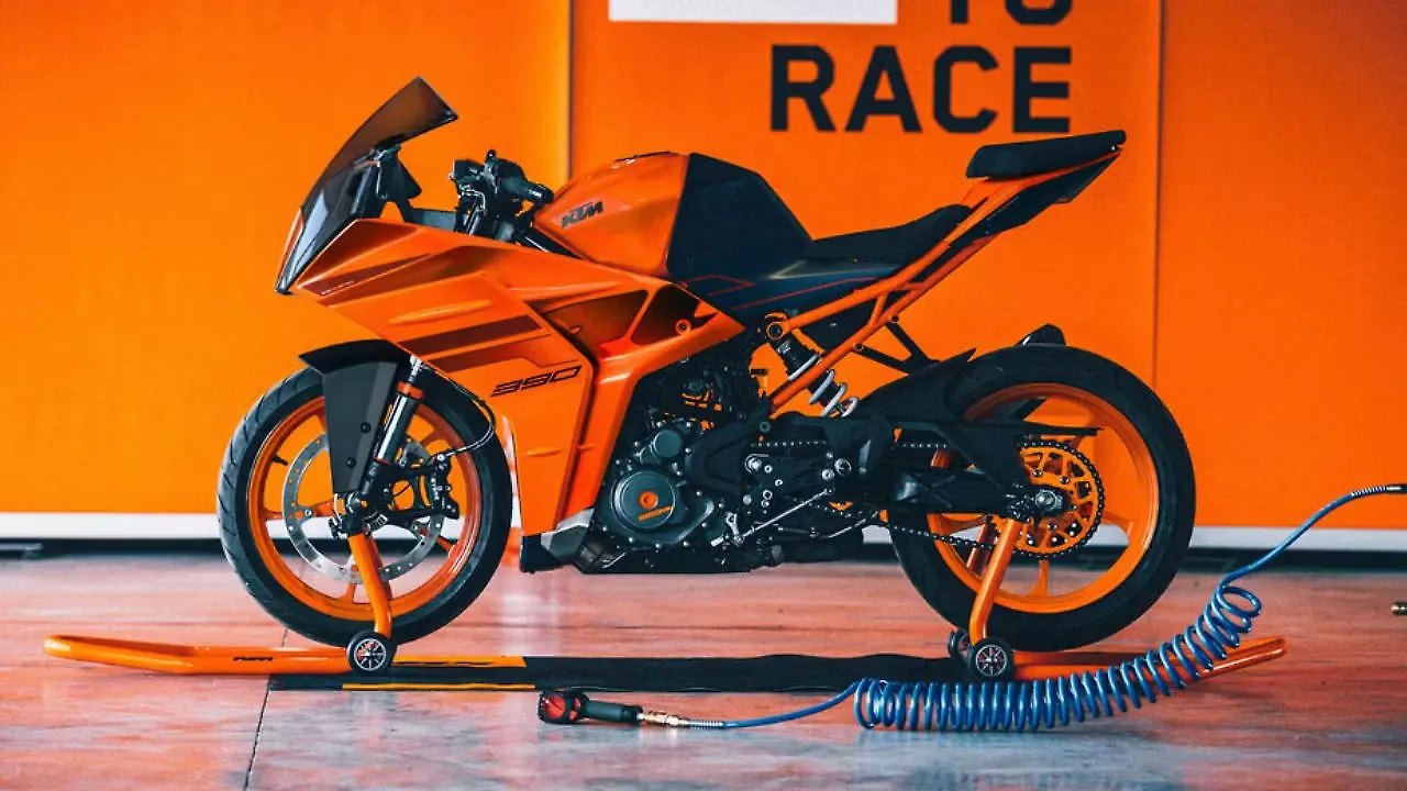 Kawasaki Ninja 300 Left Side View