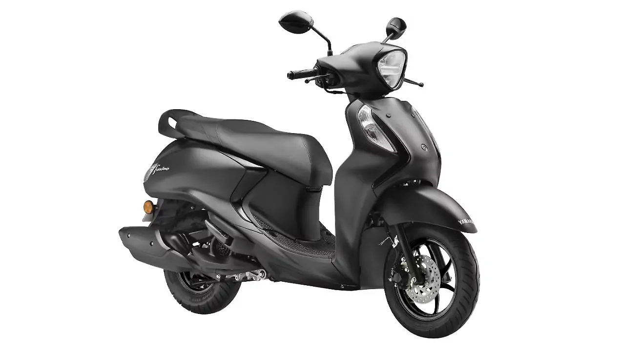 Yamaha Fascino 125 Right Front Three Quarter