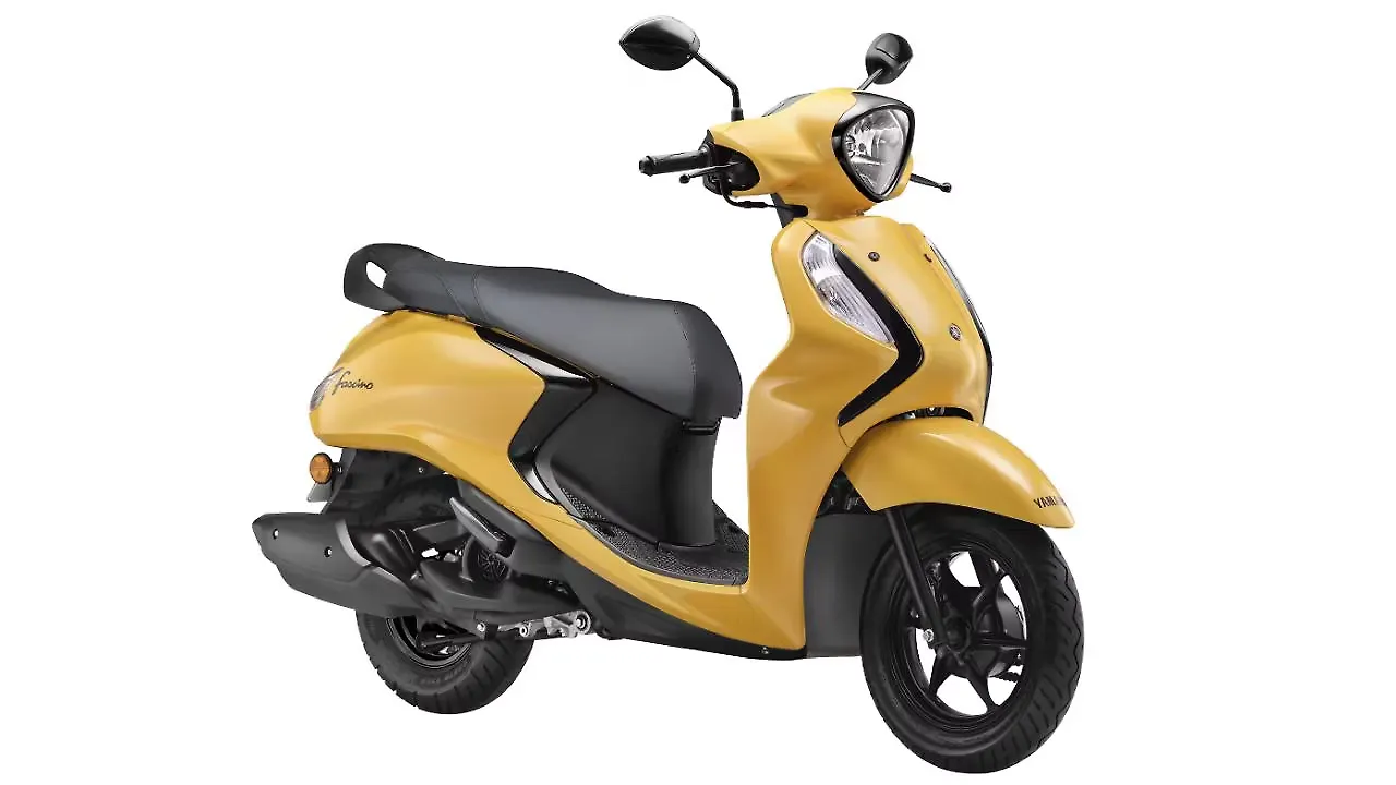 Yamaha Fascino 125 Right Front Three Quarter
