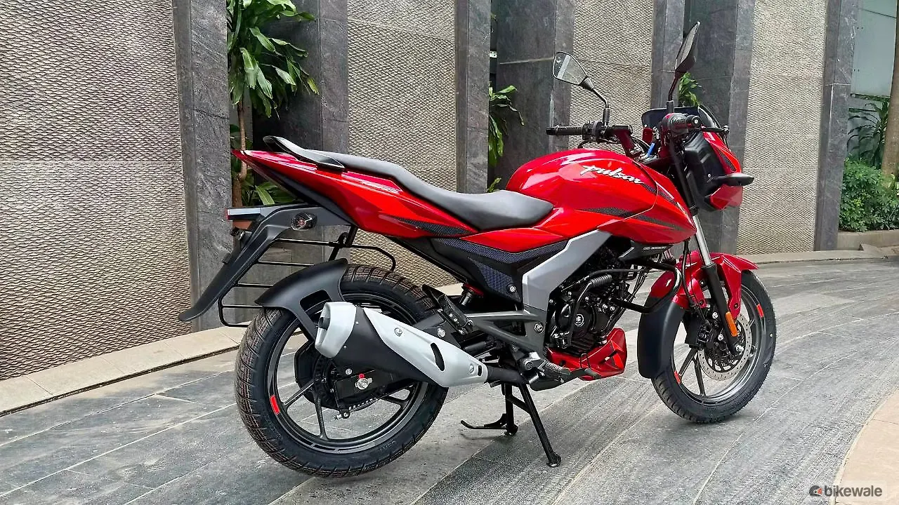 Bajaj Pulsar 125 [2026] Right Rear Three Quarter