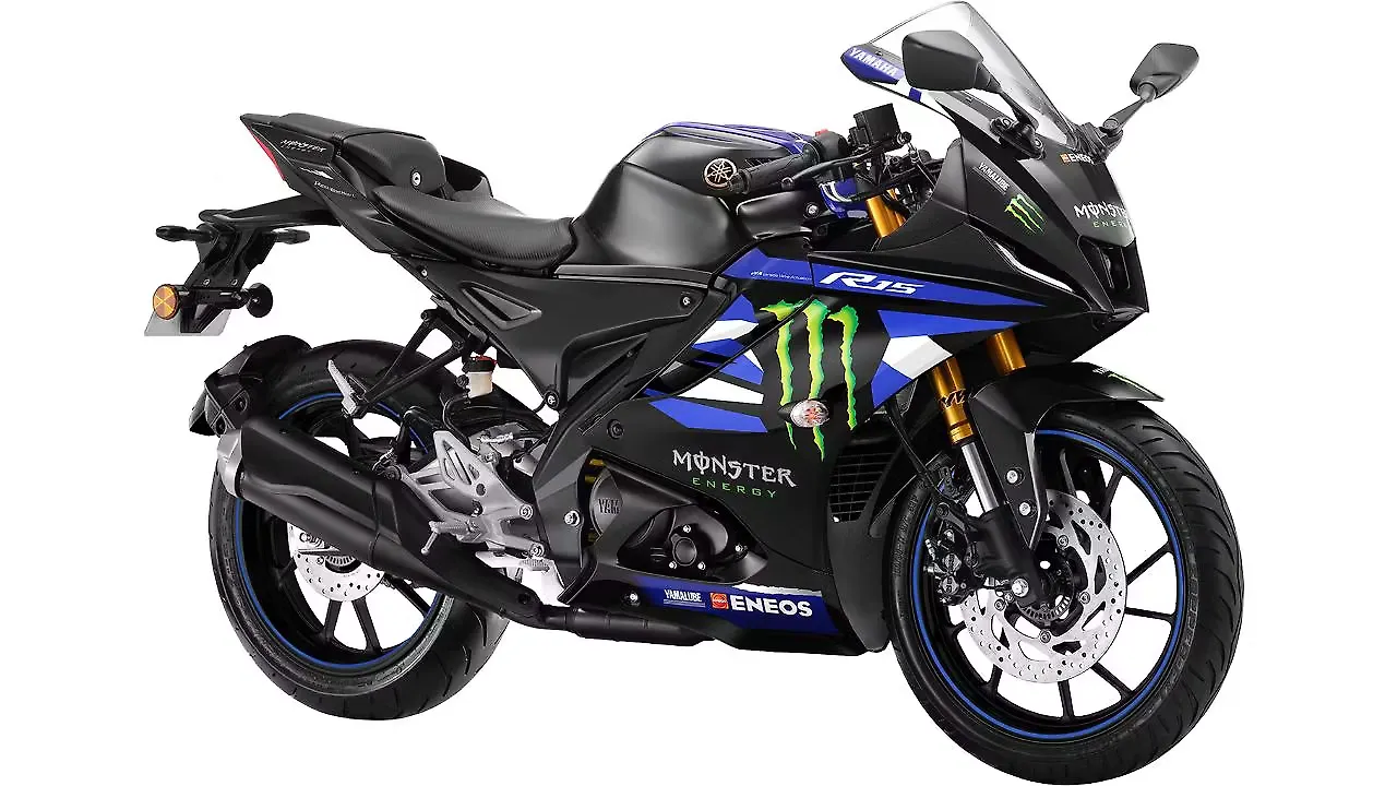 Yamaha R15 V4 Right Front Three Quarter