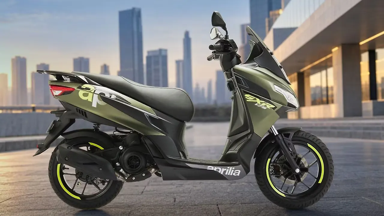 Aprilia SXR GT 125 hp-e Right Side View