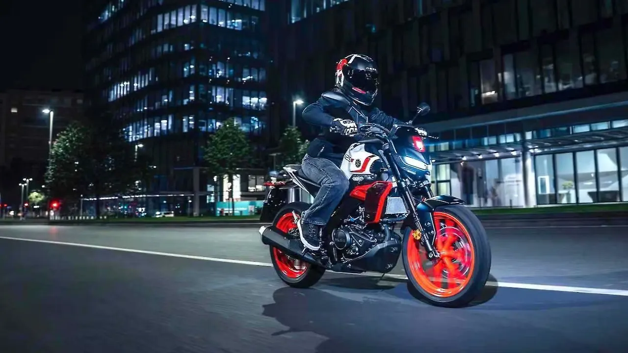 Yamaha Riding