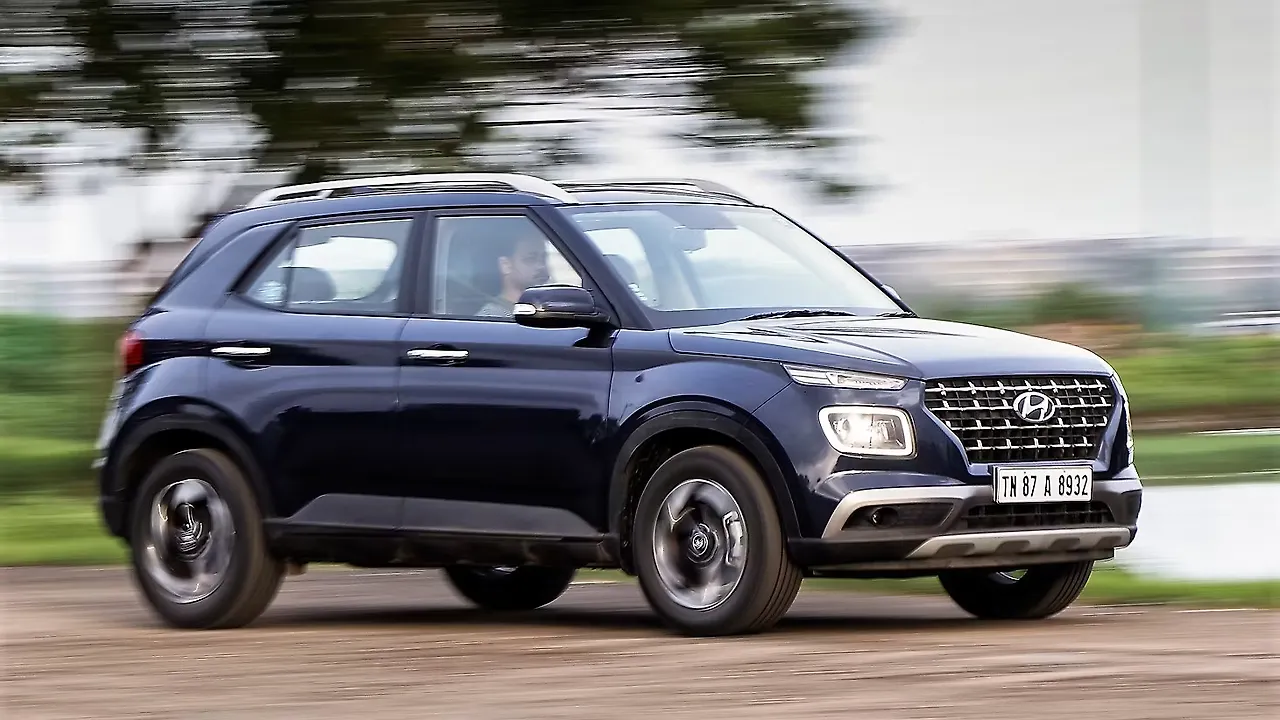 Hyundai Venue Road Test Review - CarWale
