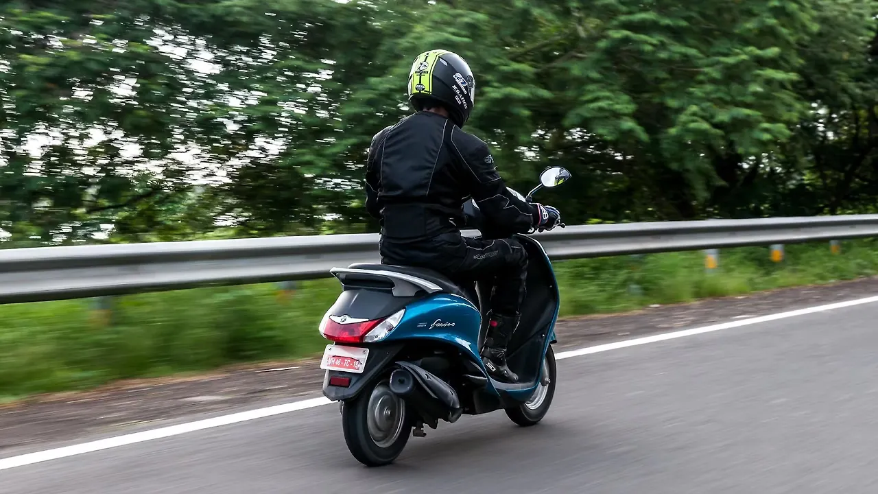 yamaha fascino ray zr