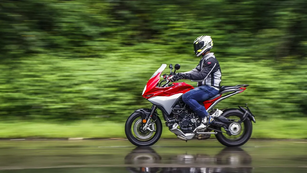 MV Agusta offering cash discount of Rs 3 lakhs! MV Agusta offering cash discount of Rs 3 lakhs!