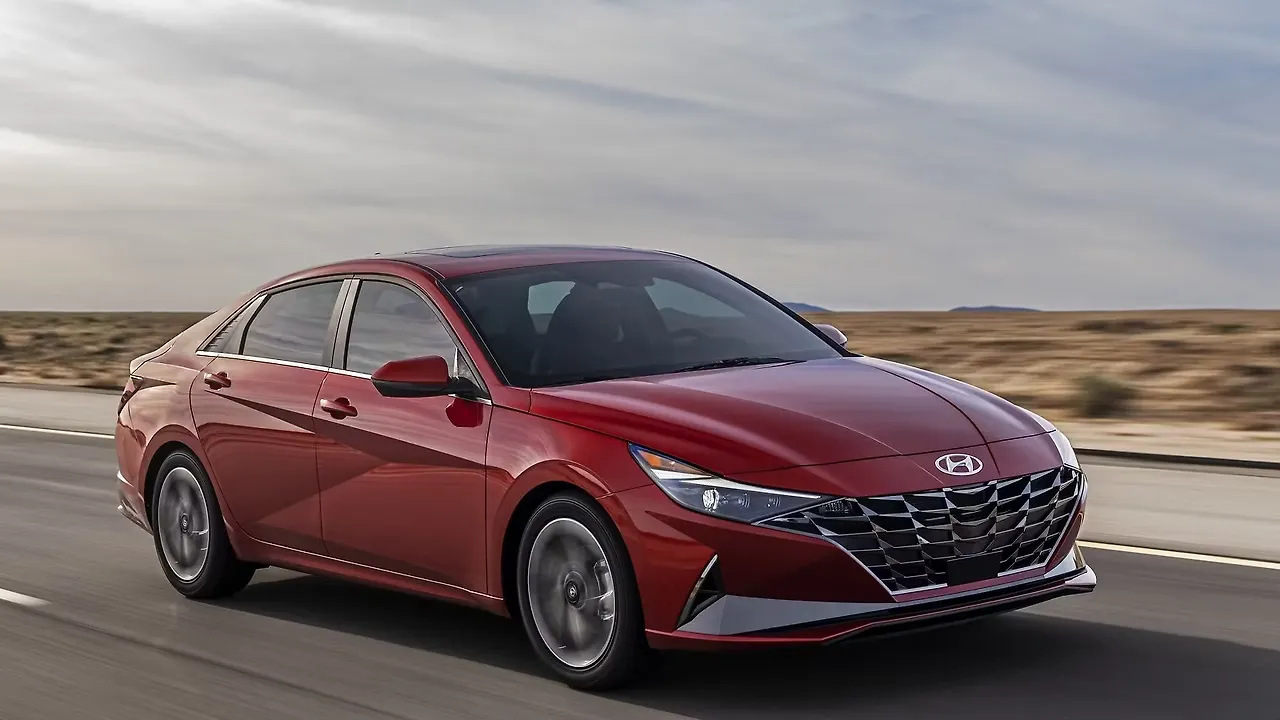 2021 Hyundai Elantra revealed with new styling and hybrid powertrain -  CarWale