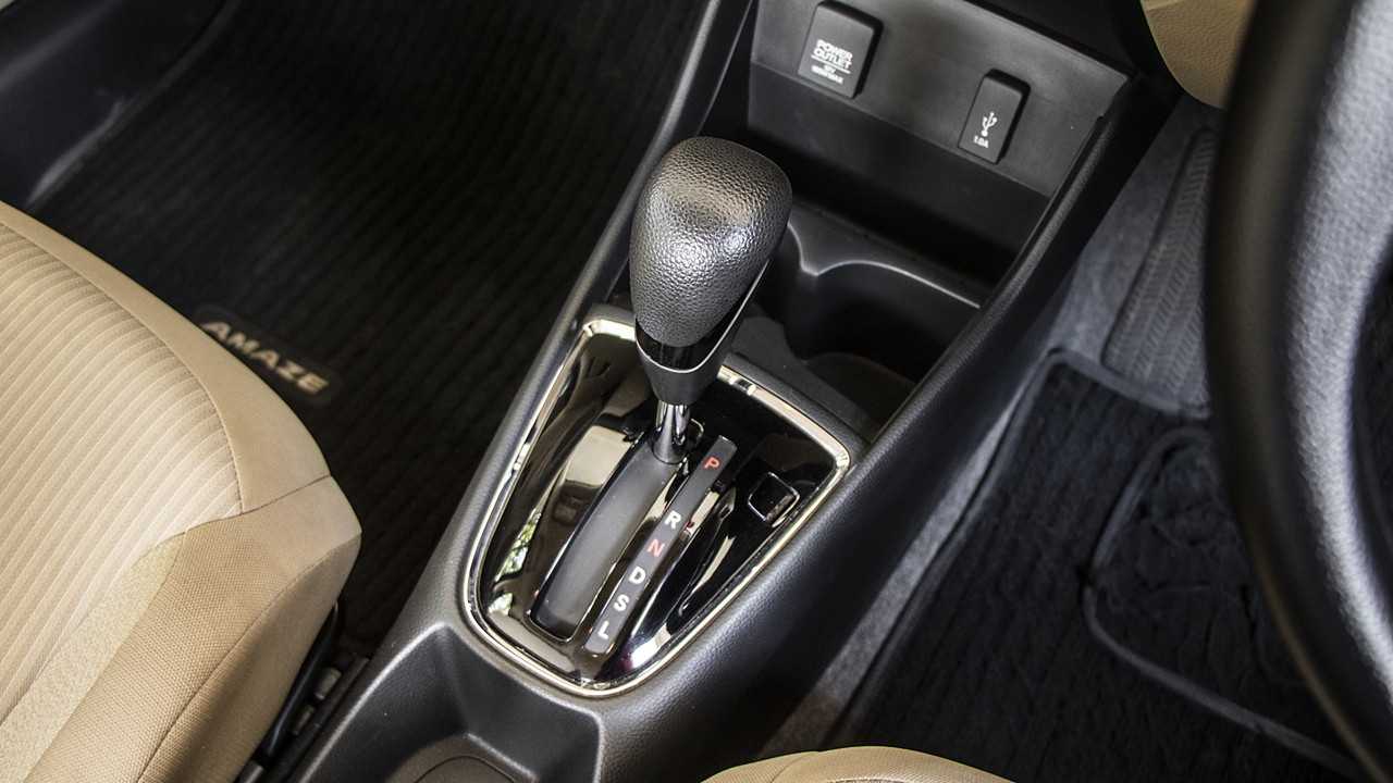 7 Things To Avoid While Driving An Automatic Transmission Car