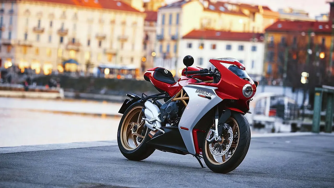 MV Agusta Superveloce 800 to be offered in two new colours MV Agusta Superveloce 800 to be offered in two new colours