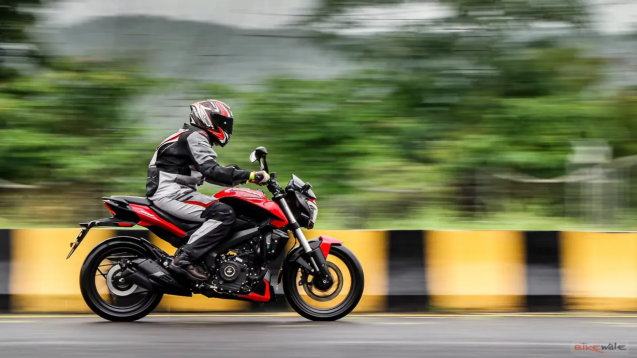 Bajaj Dominar 250 Price Mileage, Images, Colours BikeWale