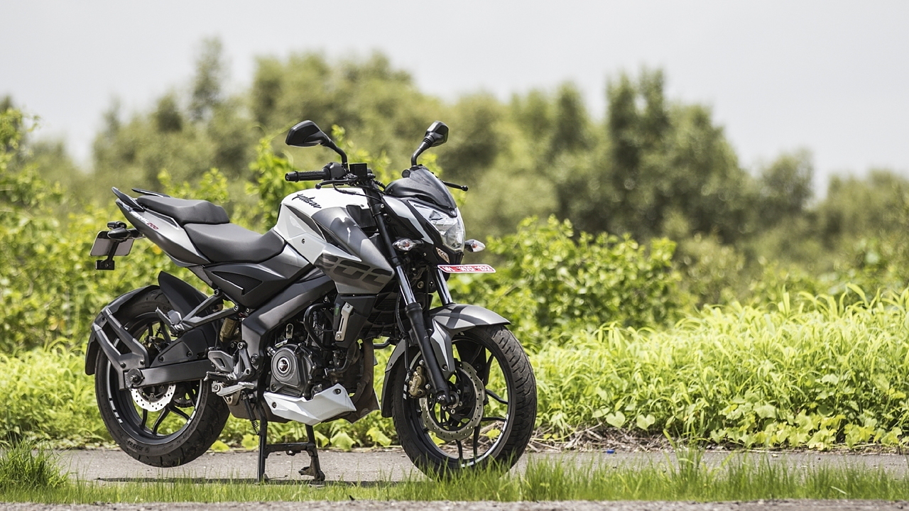 Bajaj Pulsar NS200 BS6 becomes slightly more expensive - BikeWale