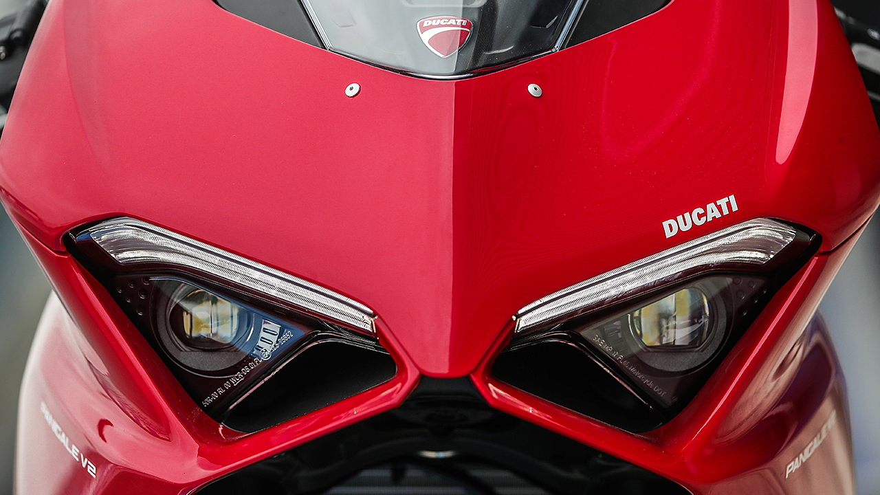 2021 Ducati Panigale V2 Buyer's Guide: Specs, Photos, Price