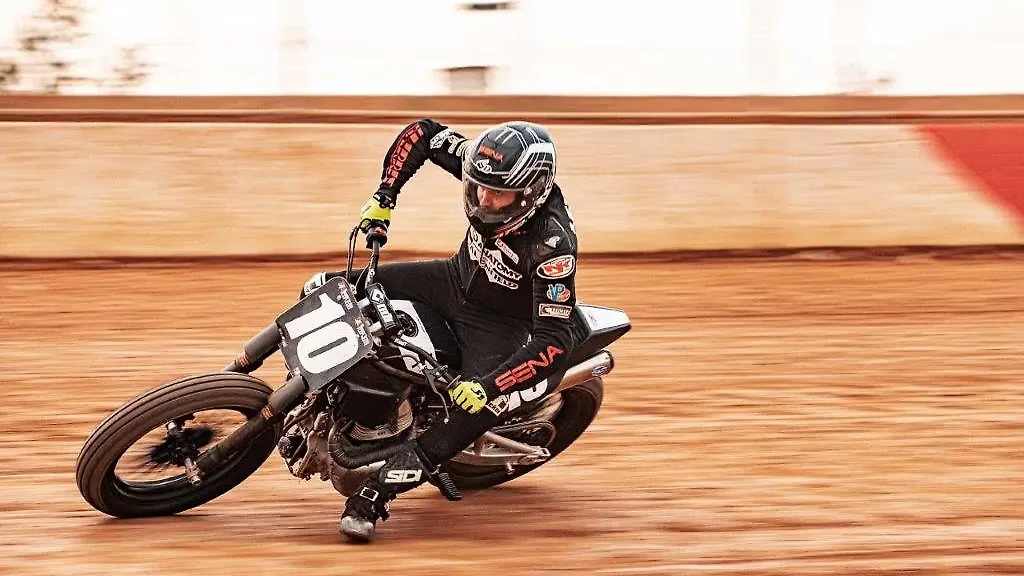 Royal Enfield Twins FT makes American Flat Track competition debut Royal Enfield Twins FT makes American Flat Track competition debut