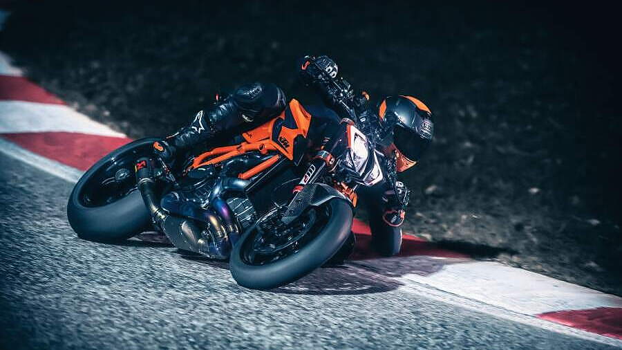 Limited-Edition KTM 1290 Super Duke R in the making