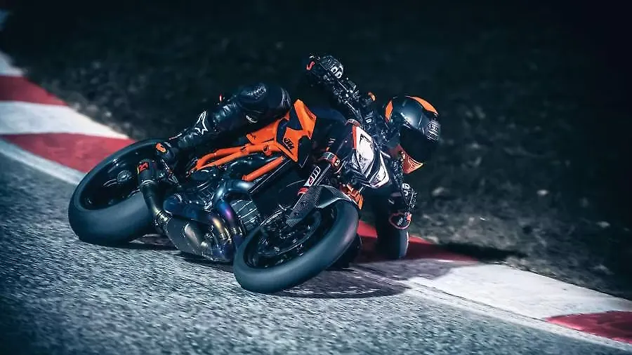 Limited-Edition KTM 1290 Super Duke R in the making Limited-Edition KTM 1290 Super Duke R in the making