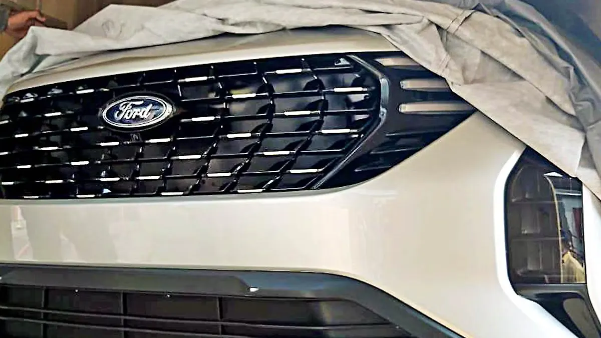 mahindra-xuv500-front-view0.jpeg