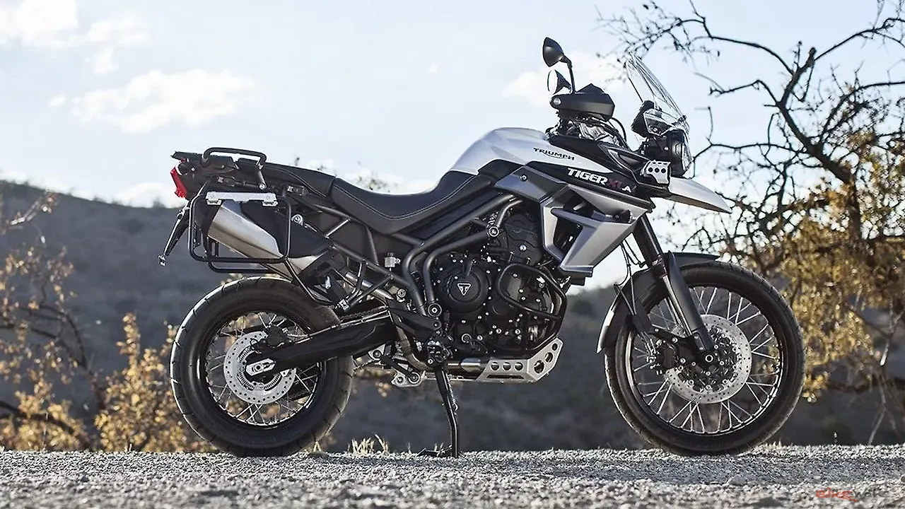 Triumph Street Triple RS and Tiger 800 get Bluetooth-connectivity option Triumph Street Triple RS and Tiger 800 get Bluetooth-connectivity option