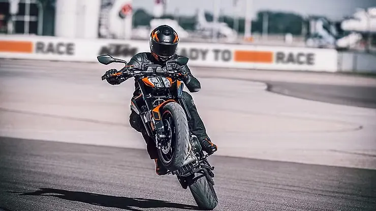 KTM unveils new 890 Duke; India launch likely KTM unveils new 890 Duke; India launch likely