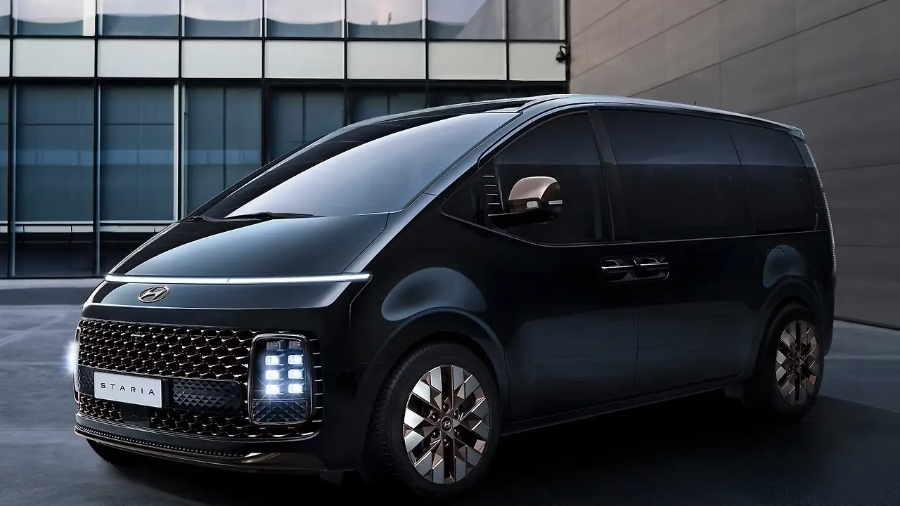 Hyundai Staria MPV images revealed ahead of world premiere - CarWale