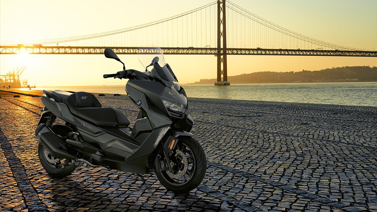 2021 BMW C 400 X and C 400 GT midsize scooters revealed