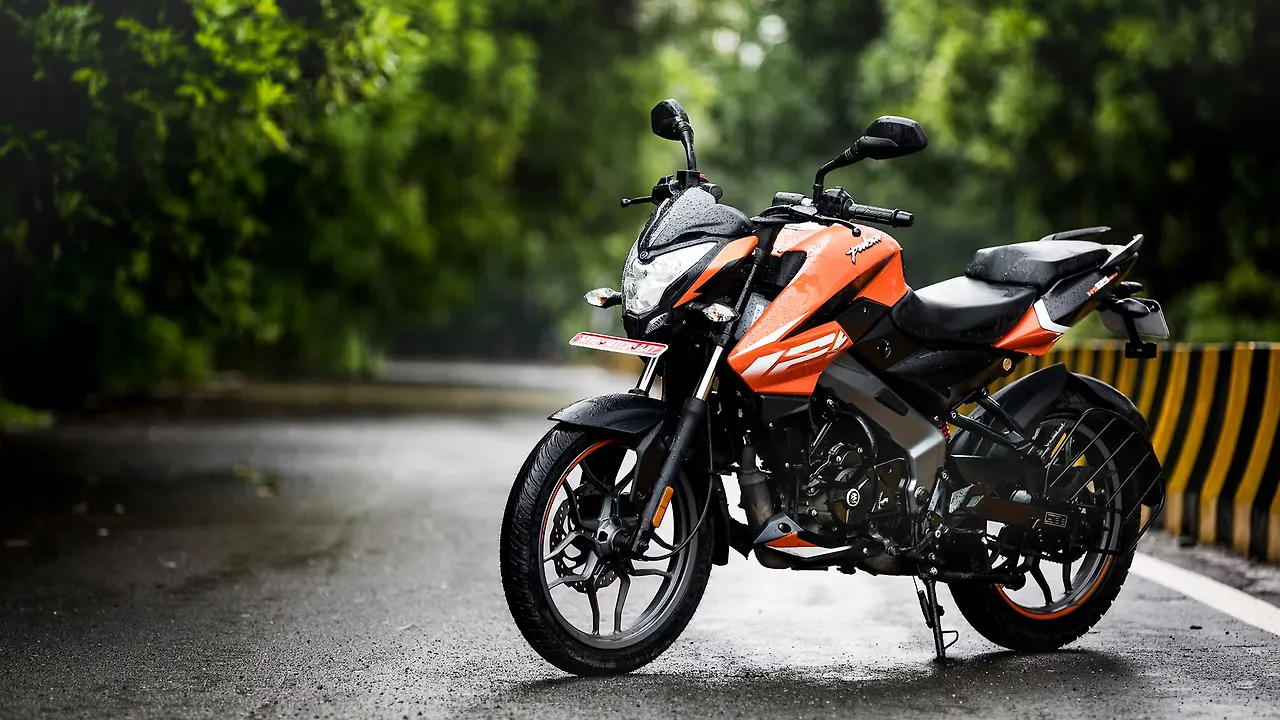बजाज पल्सर ns125 Price Mileage, Images, Colours BikeWale