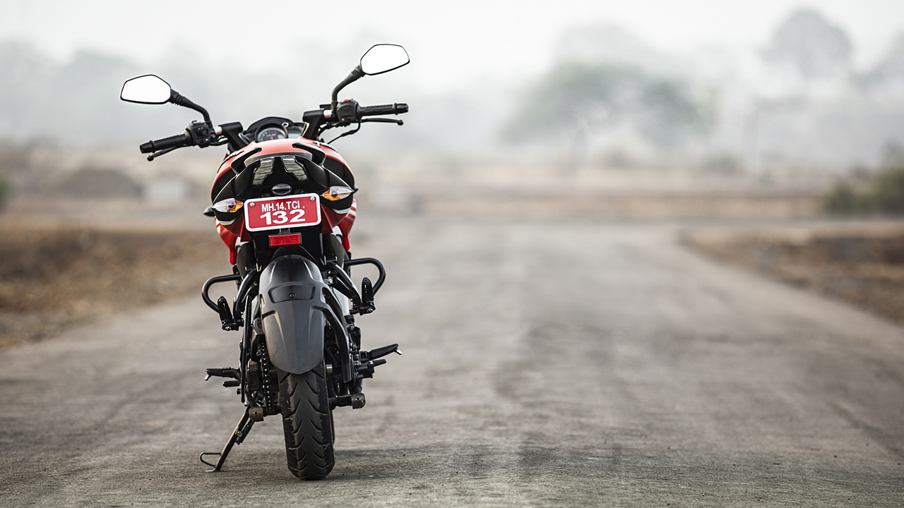 Bajaj Pulsar NS200 Rear View Image – BikeWale