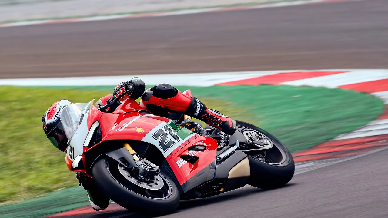 Limited-edition Ducati Panigale V2 Bayliss revealed Limited-edition Ducati Panigale V2 Bayliss revealed