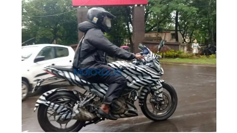 New Bajaj Pulsar 250F spotted! New Bajaj Pulsar 250F spotted!