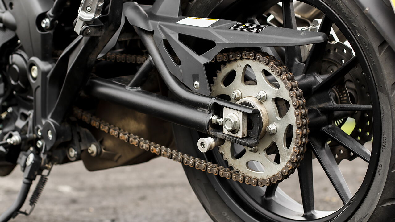 Benelli 502C Front Disc Brake Image - BikeWale