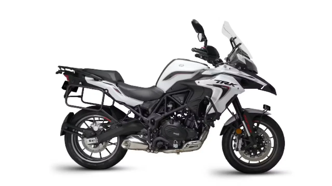 Benelli TRK 502 Price - Mileage, Images, Colours | BikeWale