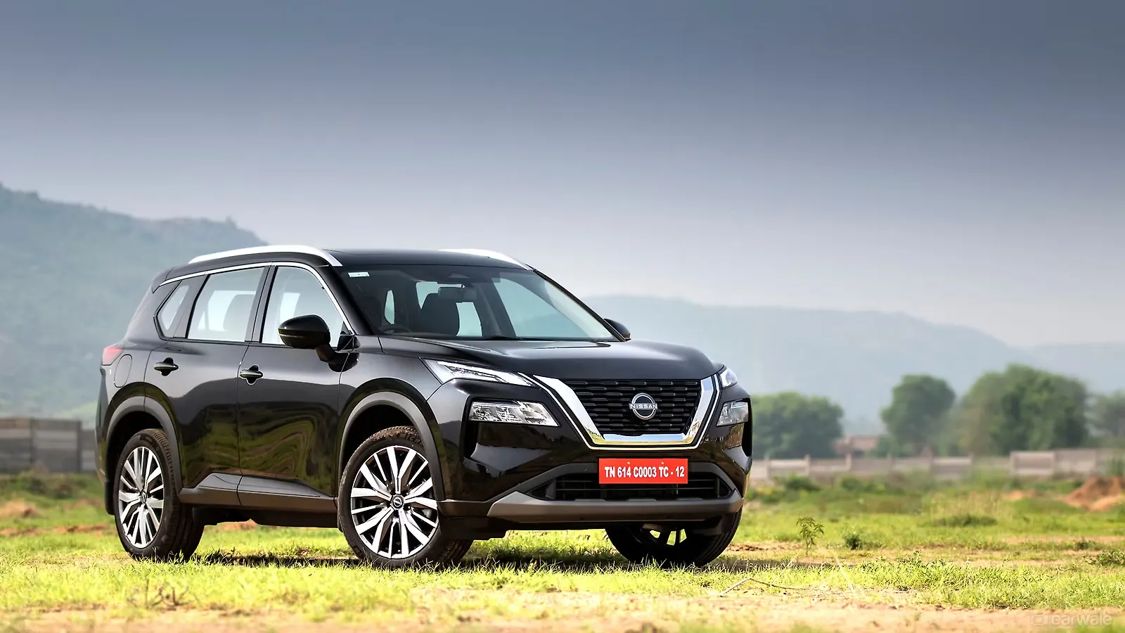 nissan-x-trail-right-front-three-quarter4.jpeg