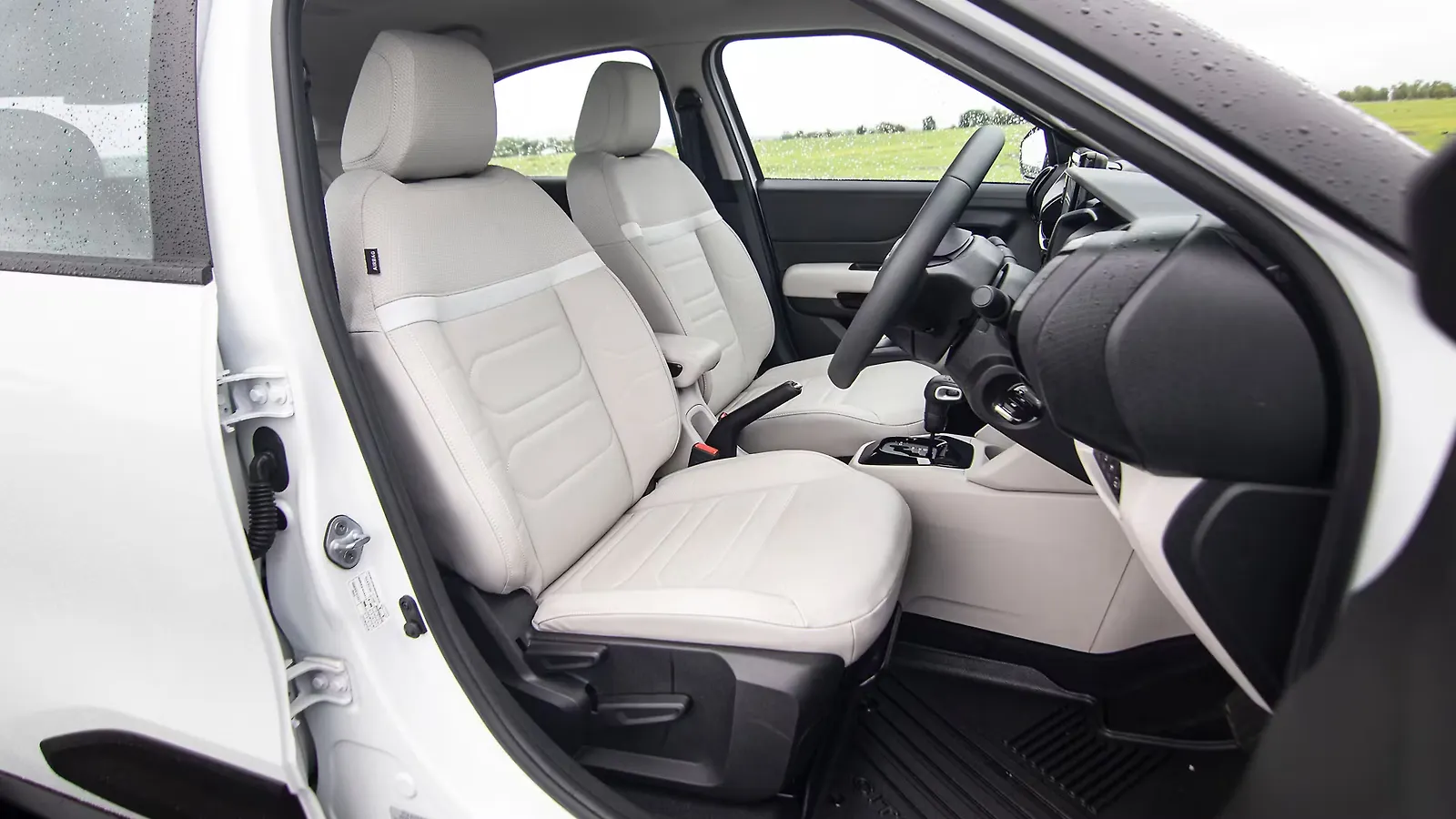 Citroen Basalt front seats Citroen Basalt front seats